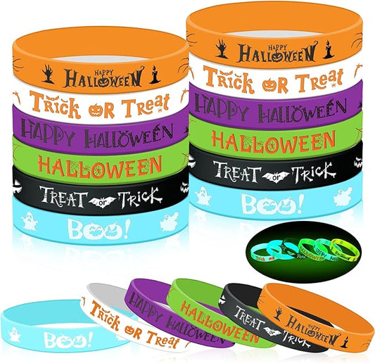 Capoda 200 Pcs Halloween Luminous Silicone Wristbands, Pumpkin Patterns Rubber Bracelets Glow in the Dark, for Kid over 6 Years Halloween Trick or Treat Party Favors Goodie Bag Stuffers Supplies